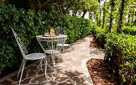 Villa Aurelia Suites And Apartments